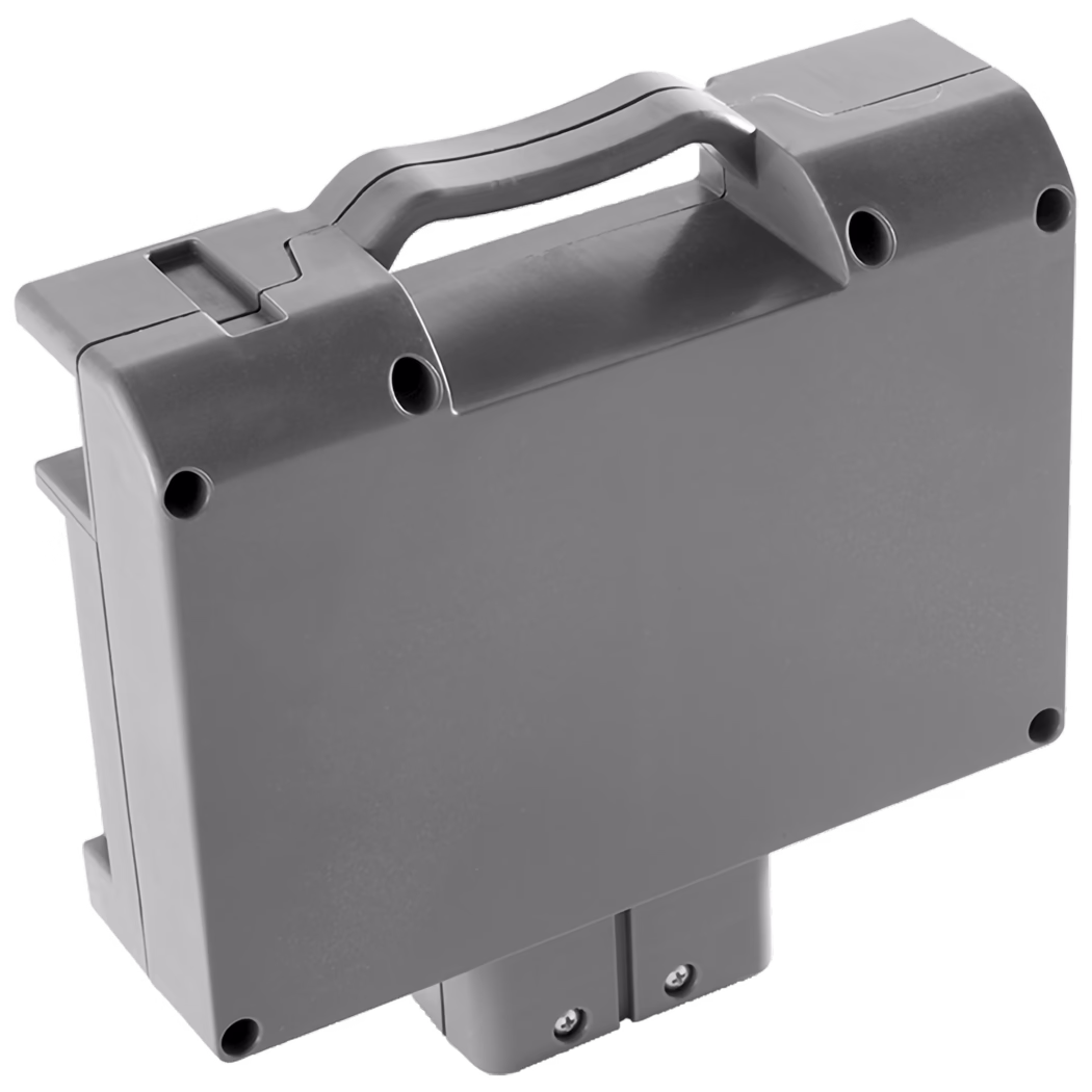 WOLFF_Dummy_83150_Replacement Battery_2025-08 Poignée de transport en plastique gris sur le bord supérieur d'un boîtier rectangulaire en plastique aux coins arrondis, avec deux trous de fixation circulaires et des vis apparentes.