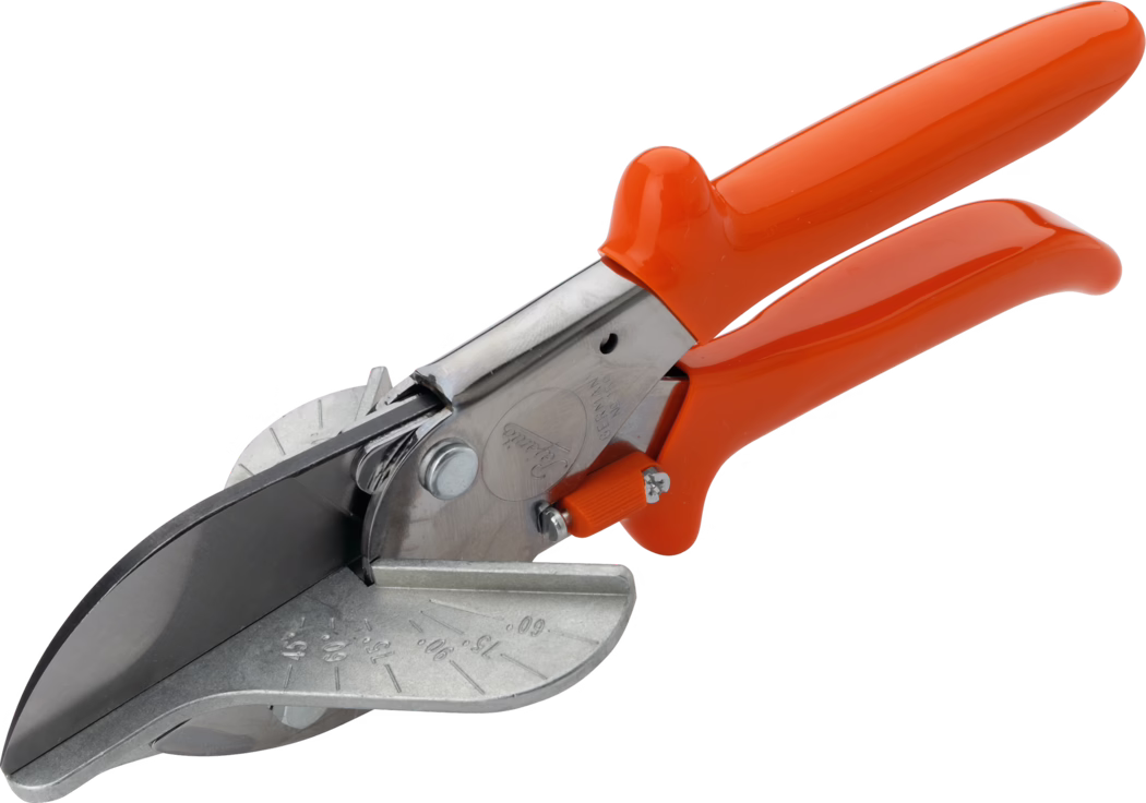 Cisaille à tôle à poignées orange vif (cisailles pour métal) sur fond blanc. L'outil dispose de lames courbées en acier inoxydable, d'un guide d'angle réglable avec marquages gravés en degrés, d'un loquet de verrouillage près de l'axe et de poignées ergonomiques revêtues pour une prise sûre ; adapté à la découpe de tôles et de matériaux similaires.